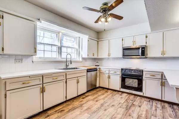 Derby, KS 67037,855 E Greenway Ct