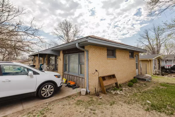 Pratt, KS 67124,817 W Cleveland