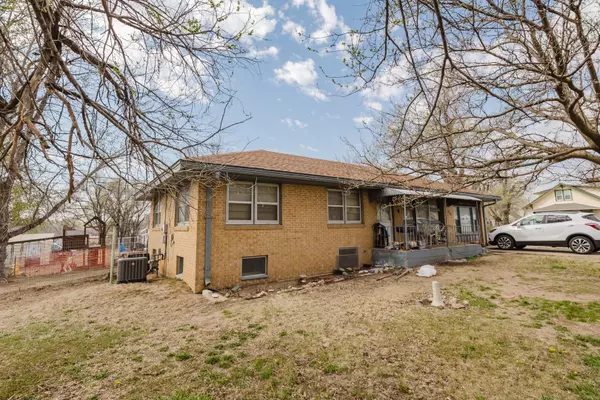 Pratt, KS 67124,817 W Cleveland