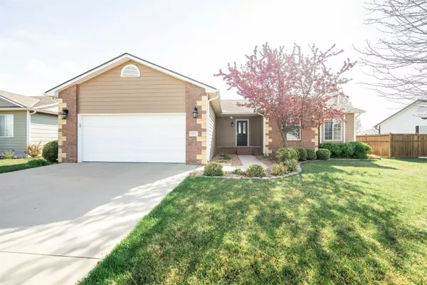613 S Thunderbird St, Mcpherson, KS 67460