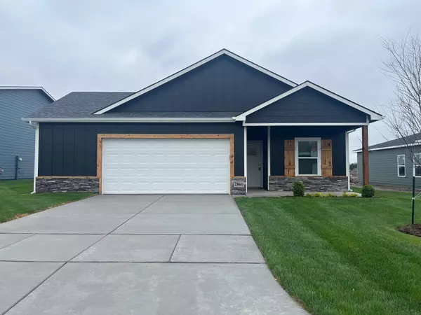 2860 S Maize Ct, Wichita, KS 67215