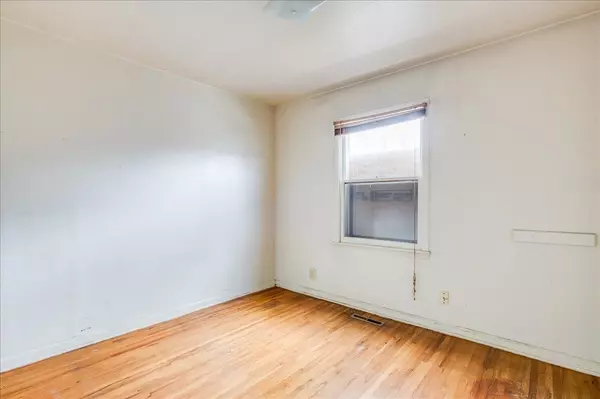 Wichita, KS 67214,1842 N Chautauqua Ave