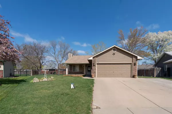 8410 W Aberdeen Cir, Wichita, KS 67212