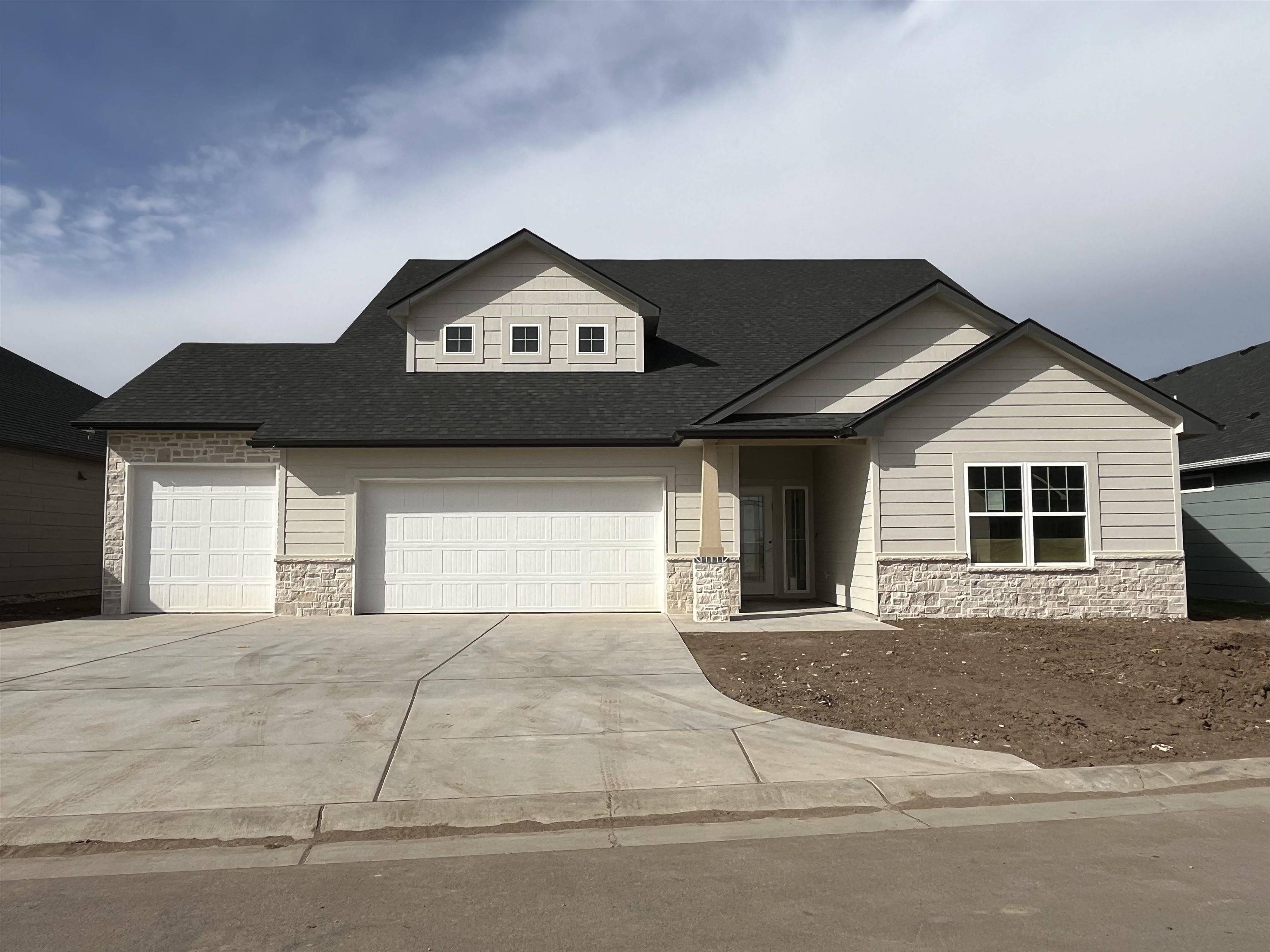 1667 N Forestview Ct, Wichita, KS 67235