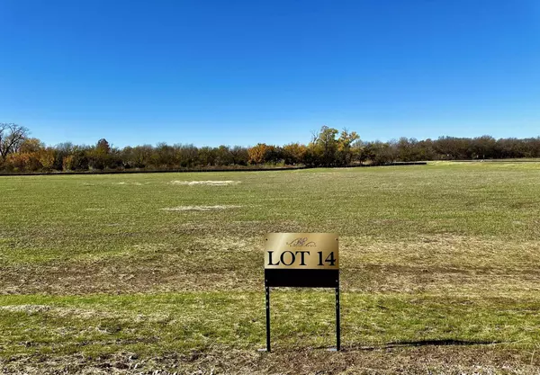 14 Cypress St, Derby, KS 67037