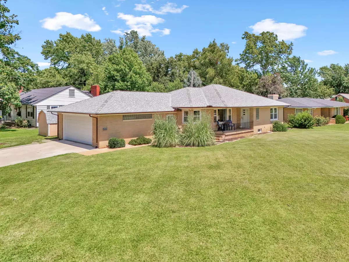 Newton, KS 67114,620 W Broadway St