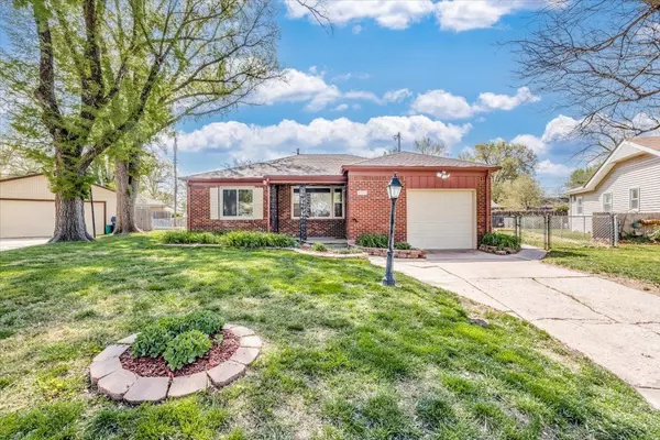 Wichita, KS 67218,2238 S Old Manor CT