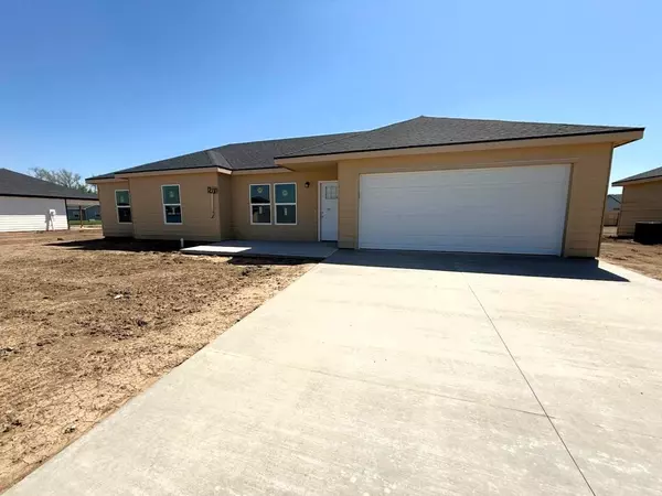 1219 Harbor Dr,  Salina,  KS 67401