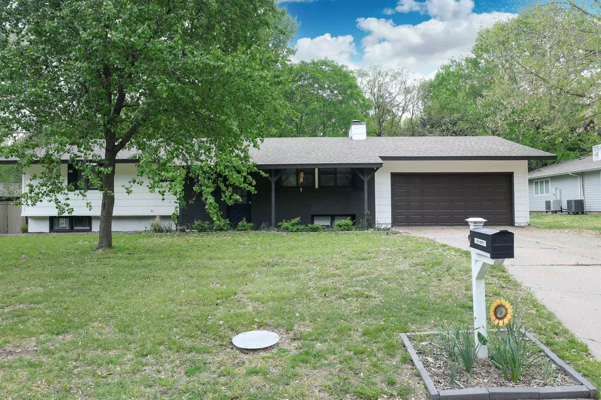 North Newton, KS 67117,9 Regal Crescent St