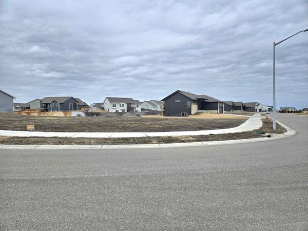 2519 N Bluestone St, Andover, KS 67002
