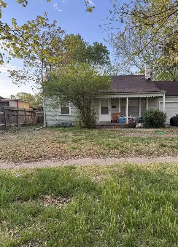 2349 E Rivera St, Wichita, KS 67211