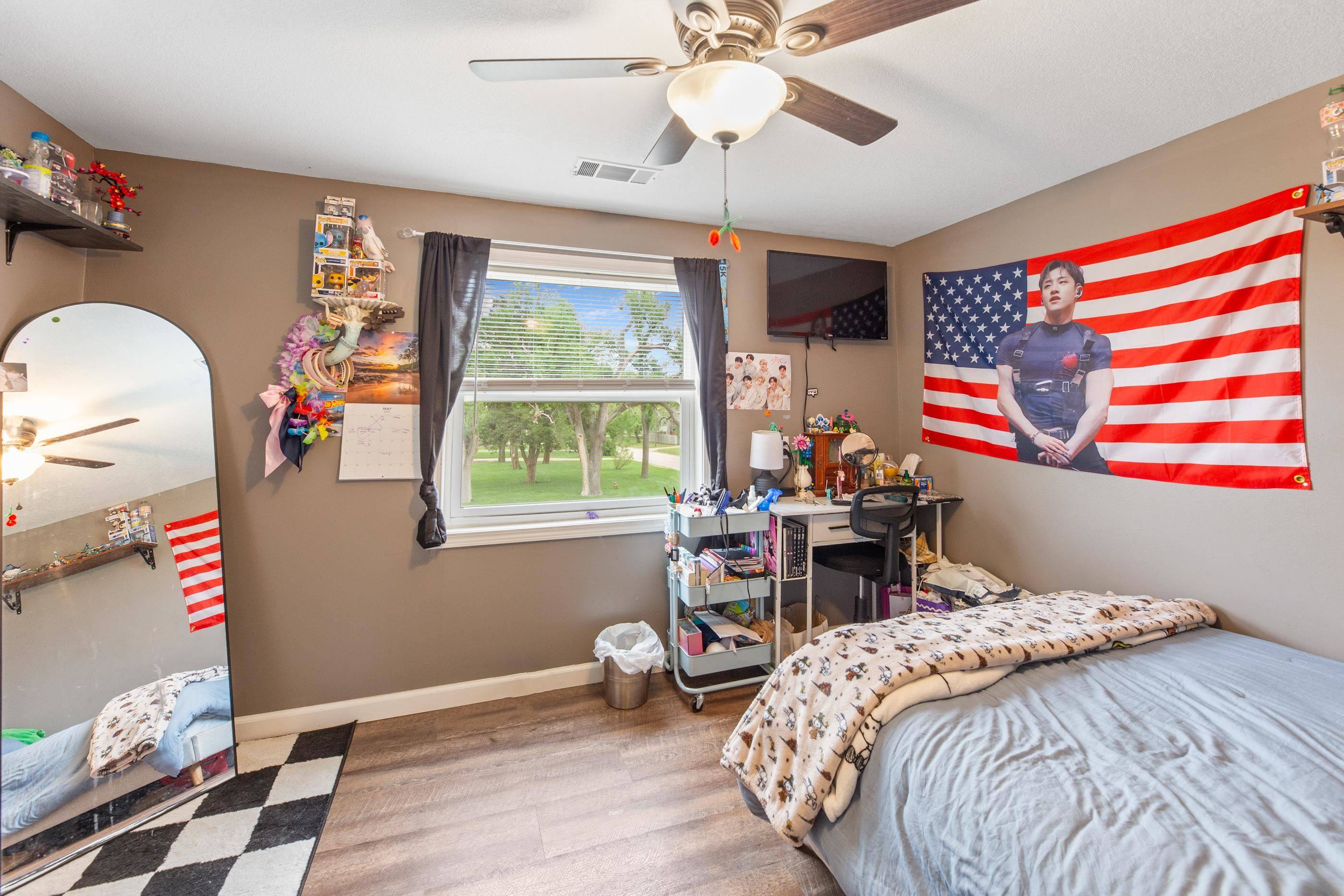 Halstead, KS 67056,329 Pine