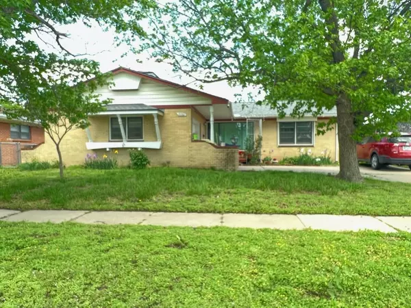 3366 S OAK St, Wichita, KS 67217