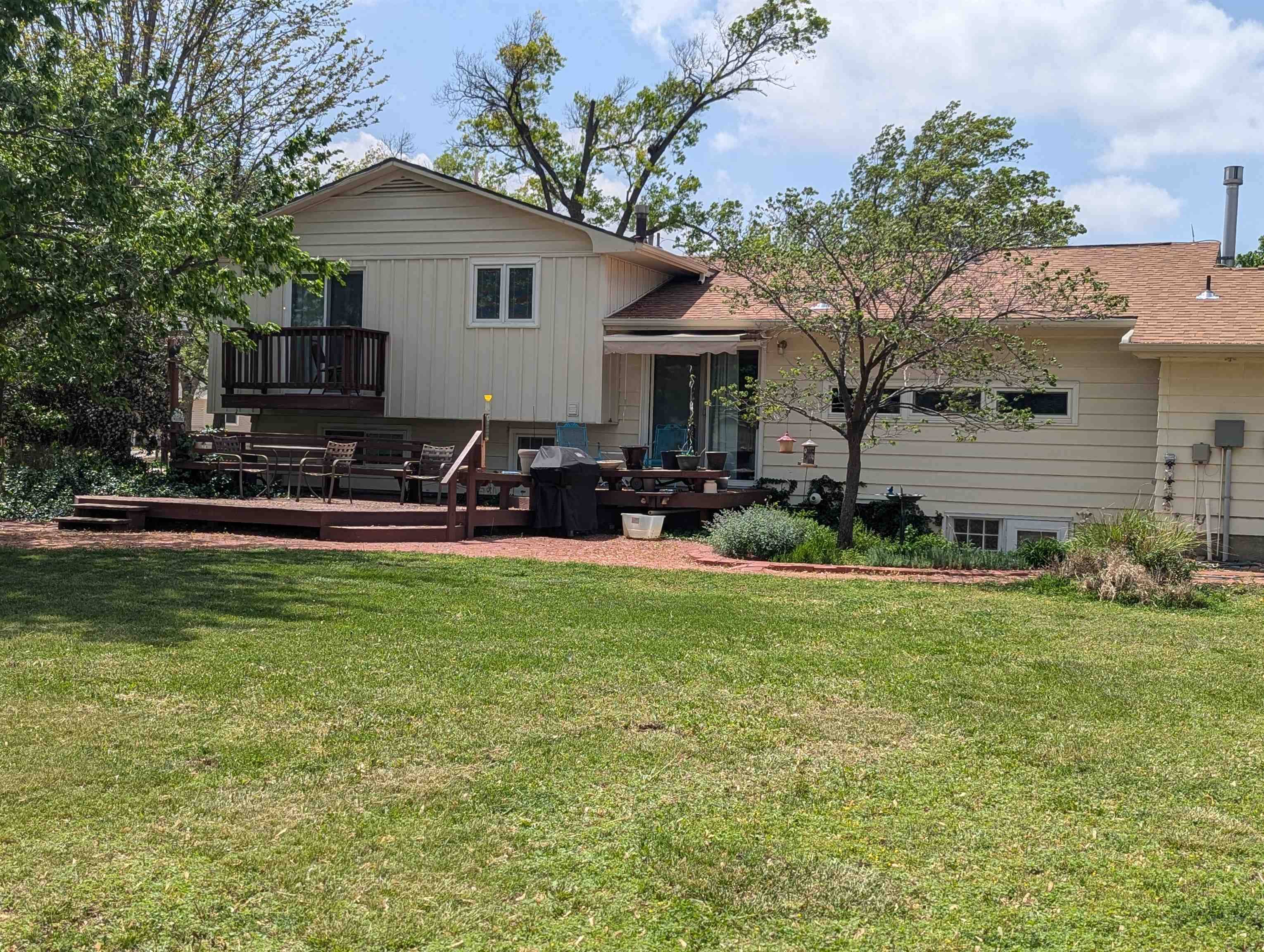 Hillsboro, KS 67063,114 N Adams St