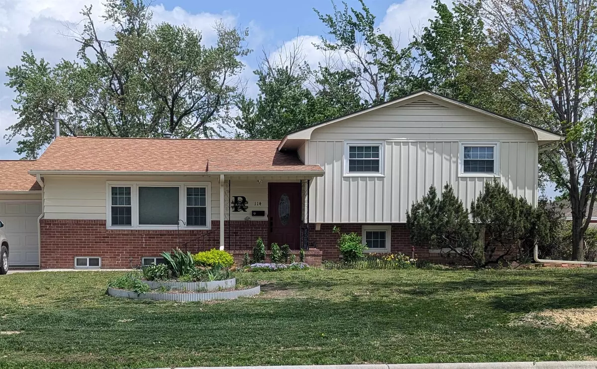 Hillsboro, KS 67063,114 N Adams St