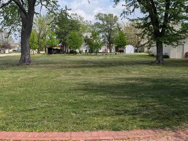 Hillsboro, KS 67063,114 N Adams St