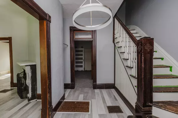 Wichita, KS 67203,1721 N Fairview