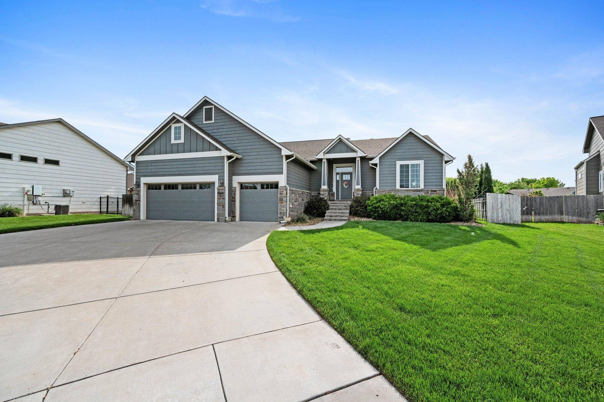 521 N Jaax Ct, Wichita, KS 67235