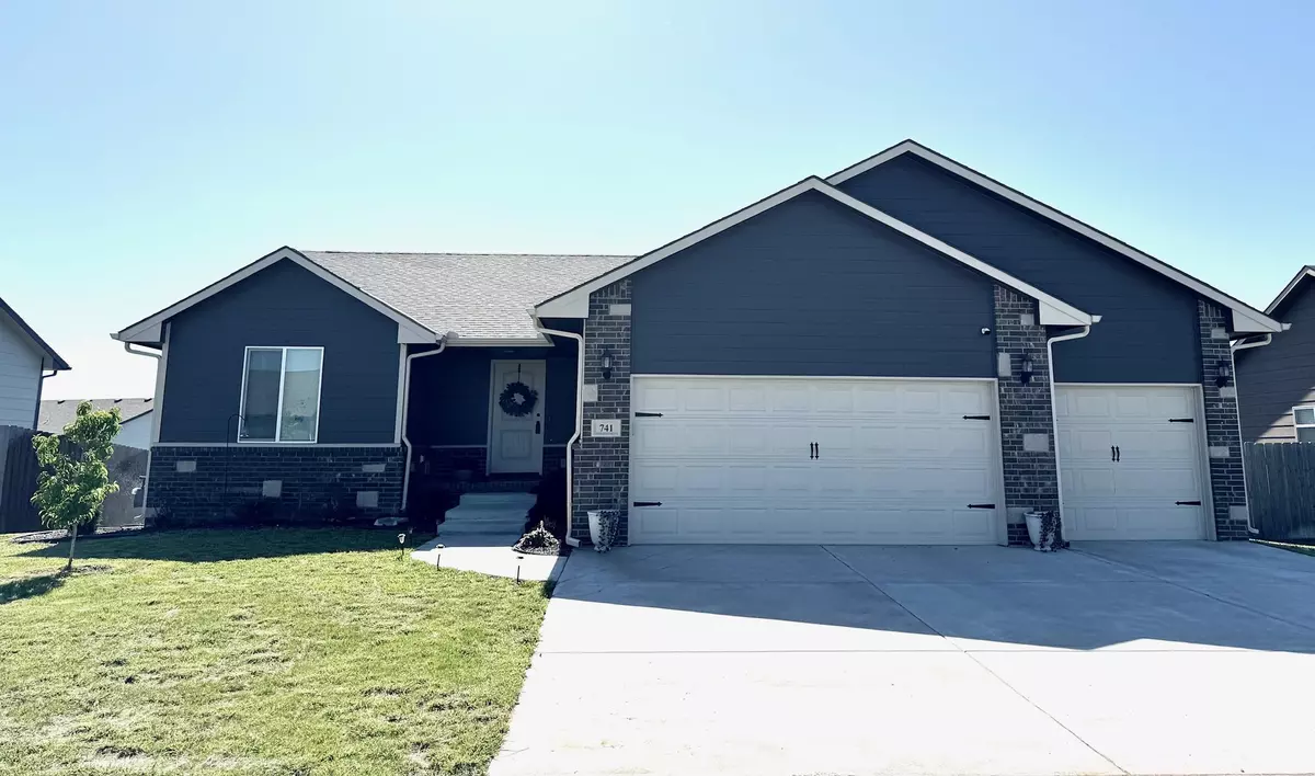 Goddard, KS 67052,741 N Casado St