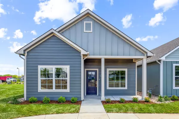 421 E Lexington Ln,  Andover,  KS 67002