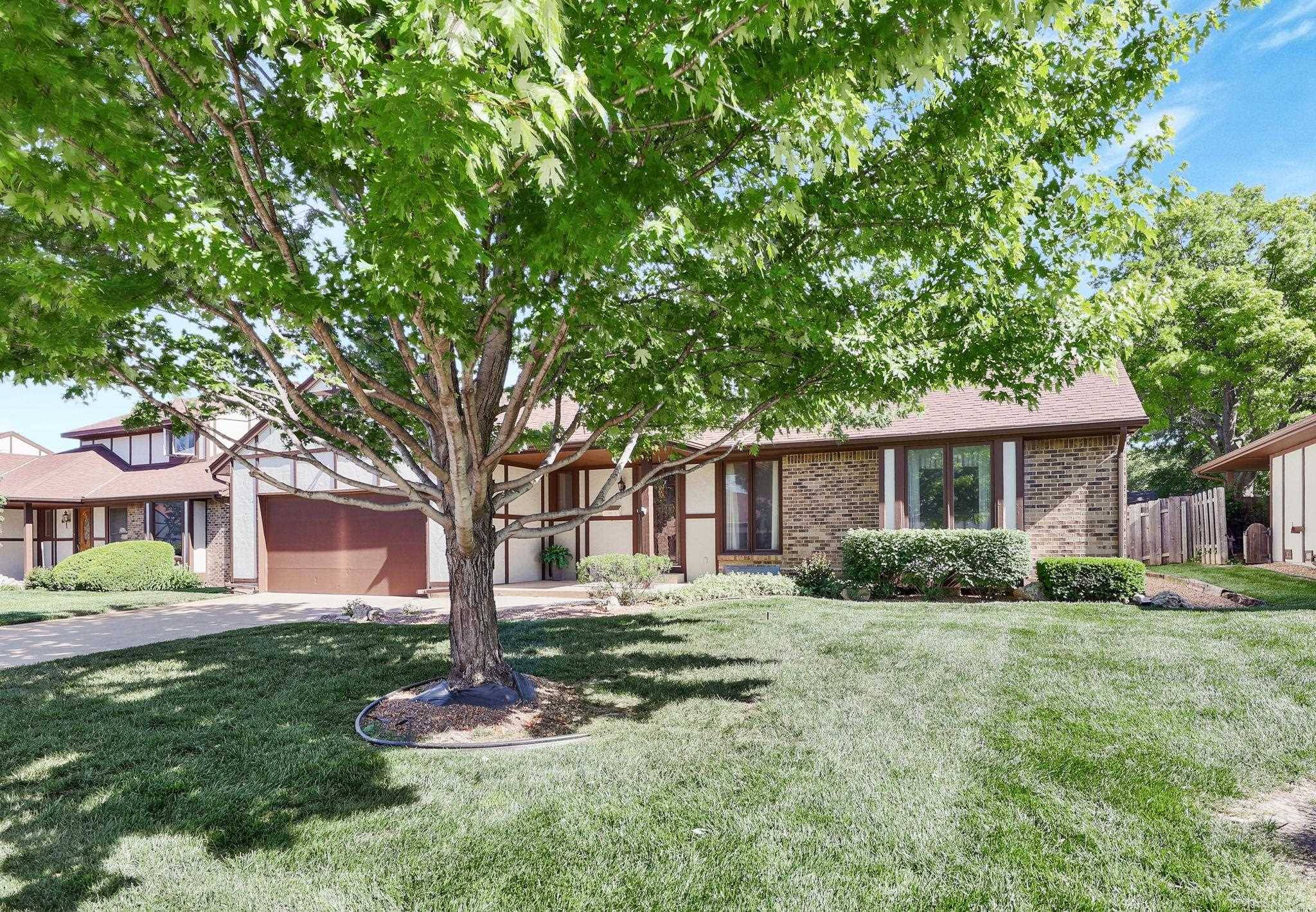 Wichita, KS 67208-3669,641 N Woodlawn