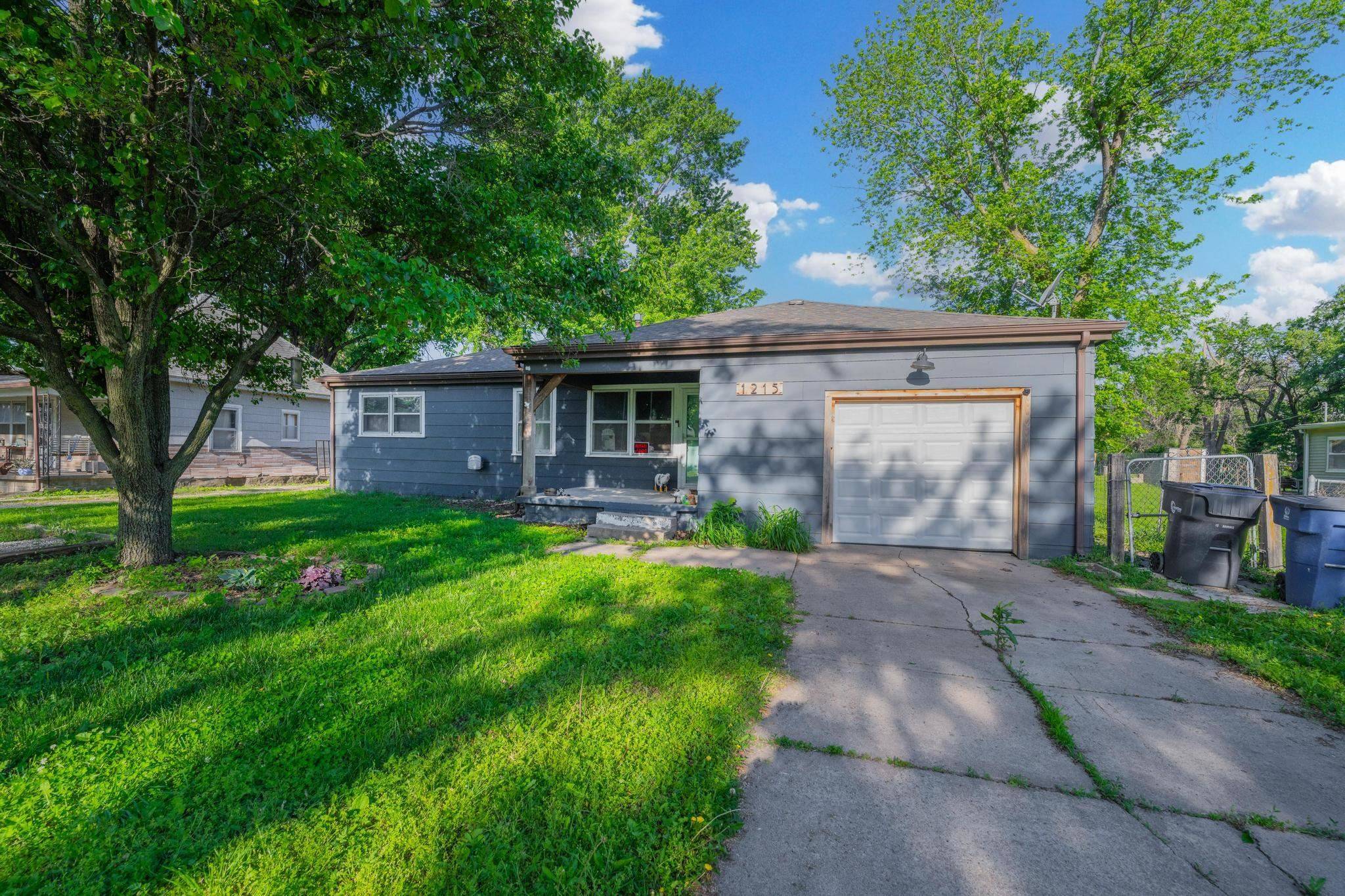 1215 N Logan St, Newton, KS 67114