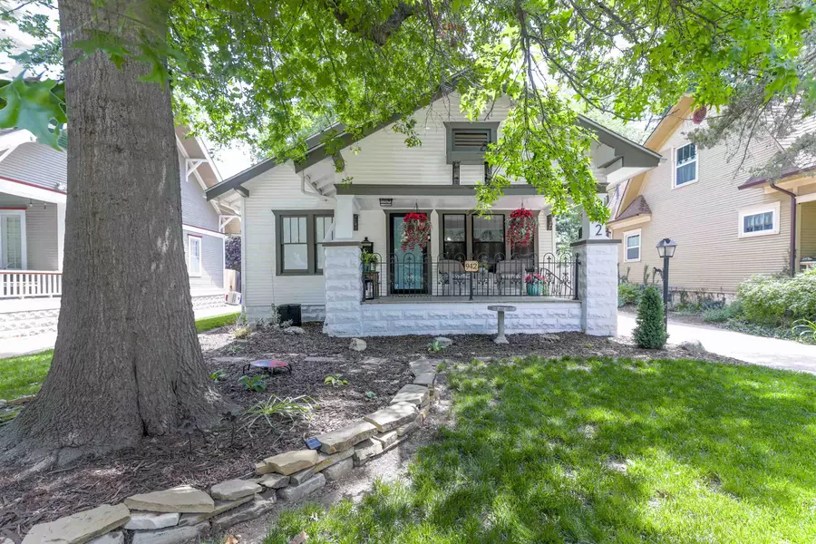 942 N Porter Ave, Wichita, KS 67203
