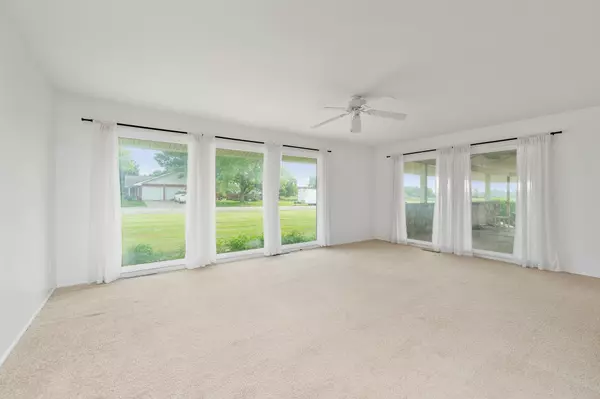 Hillsboro, KS 67063,201 W Juniper St