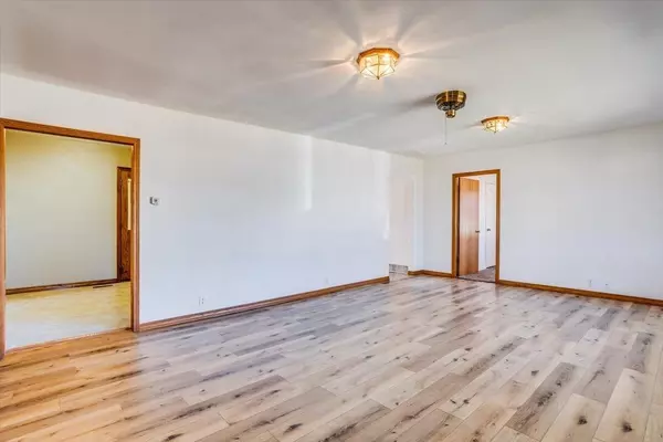 Kingman, KS 67068,1011 E C Ave