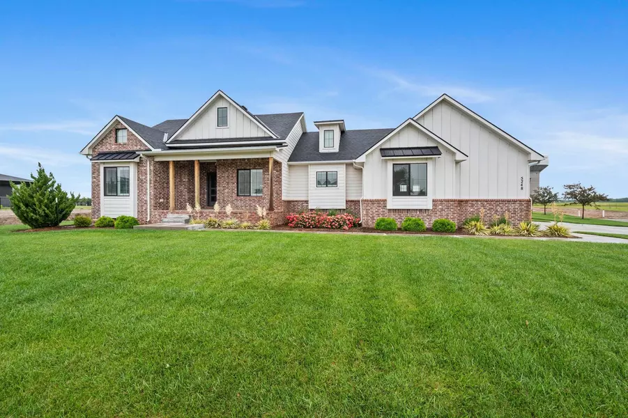 5248 N Colonial Ave, Bel Aire, KS 67226