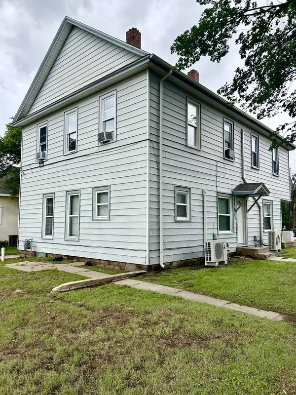 Pratt, KS 67214,524 N Oak St