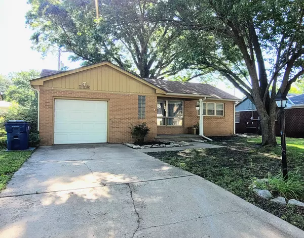 228 Marriott Dr, Eureka, KS 67045
