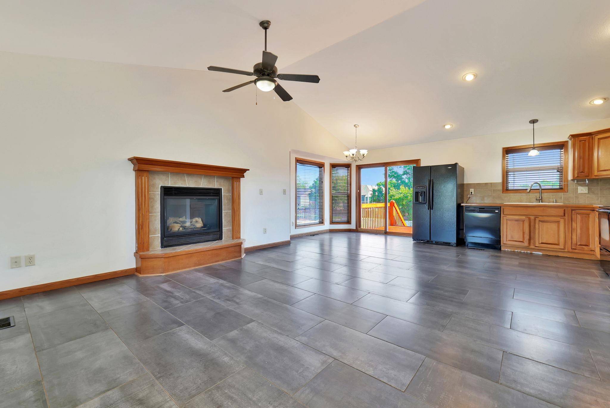 Augusta, KS 67010,900 Sandalwood Cir