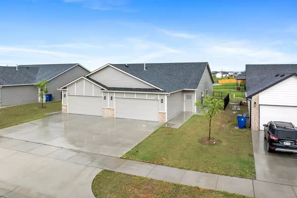 Bel Aire, KS 67226,5120-5122 N Cypress St.