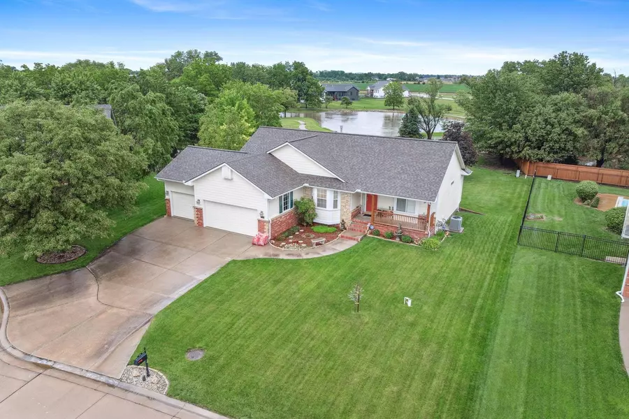 518 Autumn Glen Ct, Newton, KS 67114
