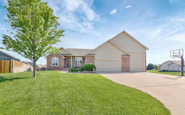 2316 E Dory St, Goddard, KS 67052