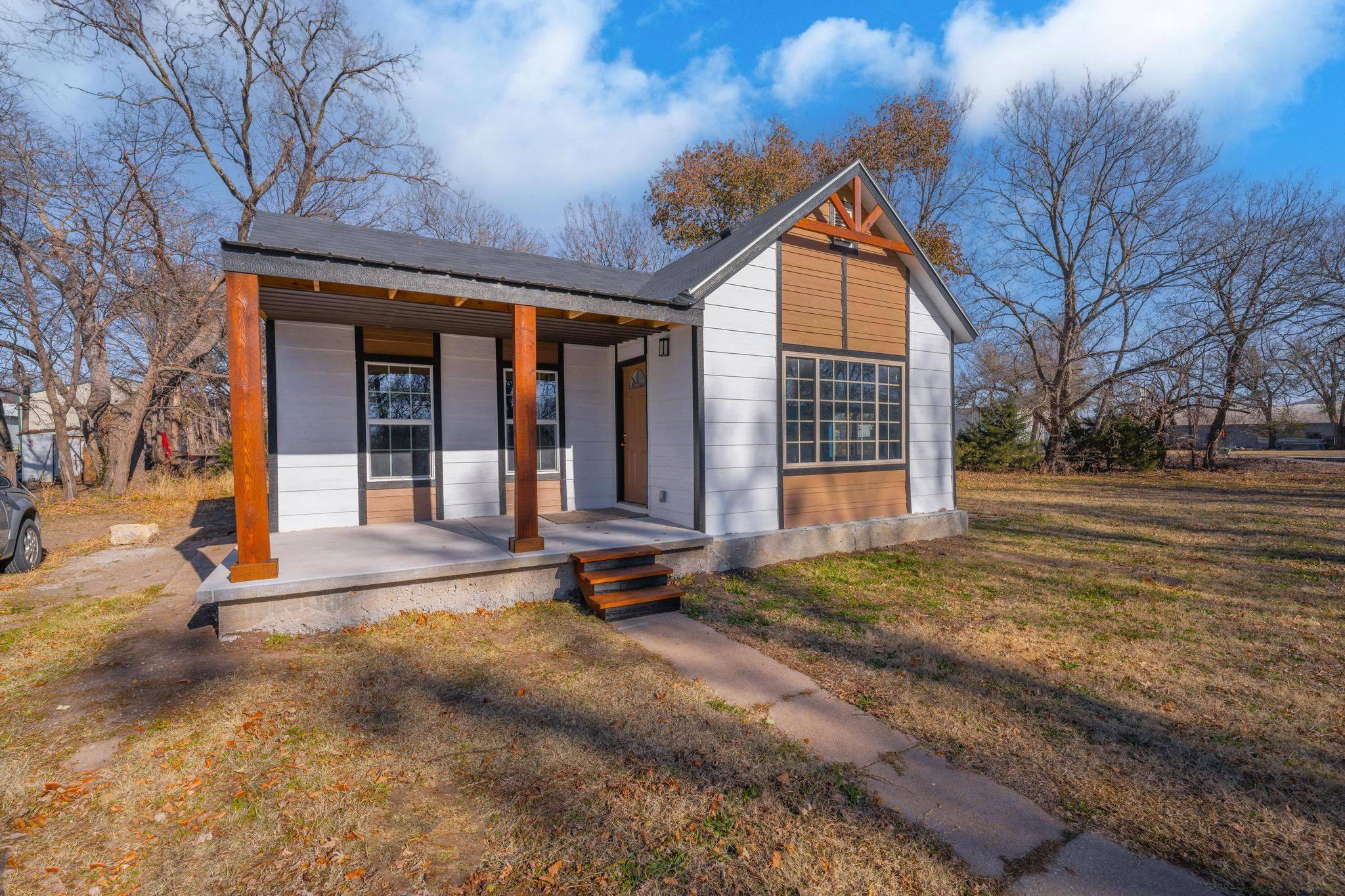 312 W 5th Ave, El Dorado, KS 67042