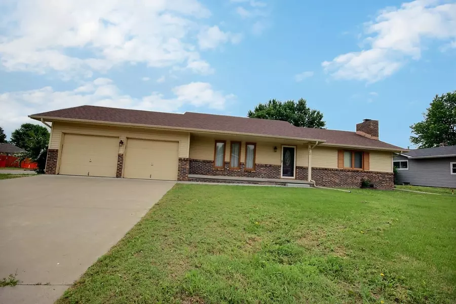 446 N Linden, Haysville, KS 67060