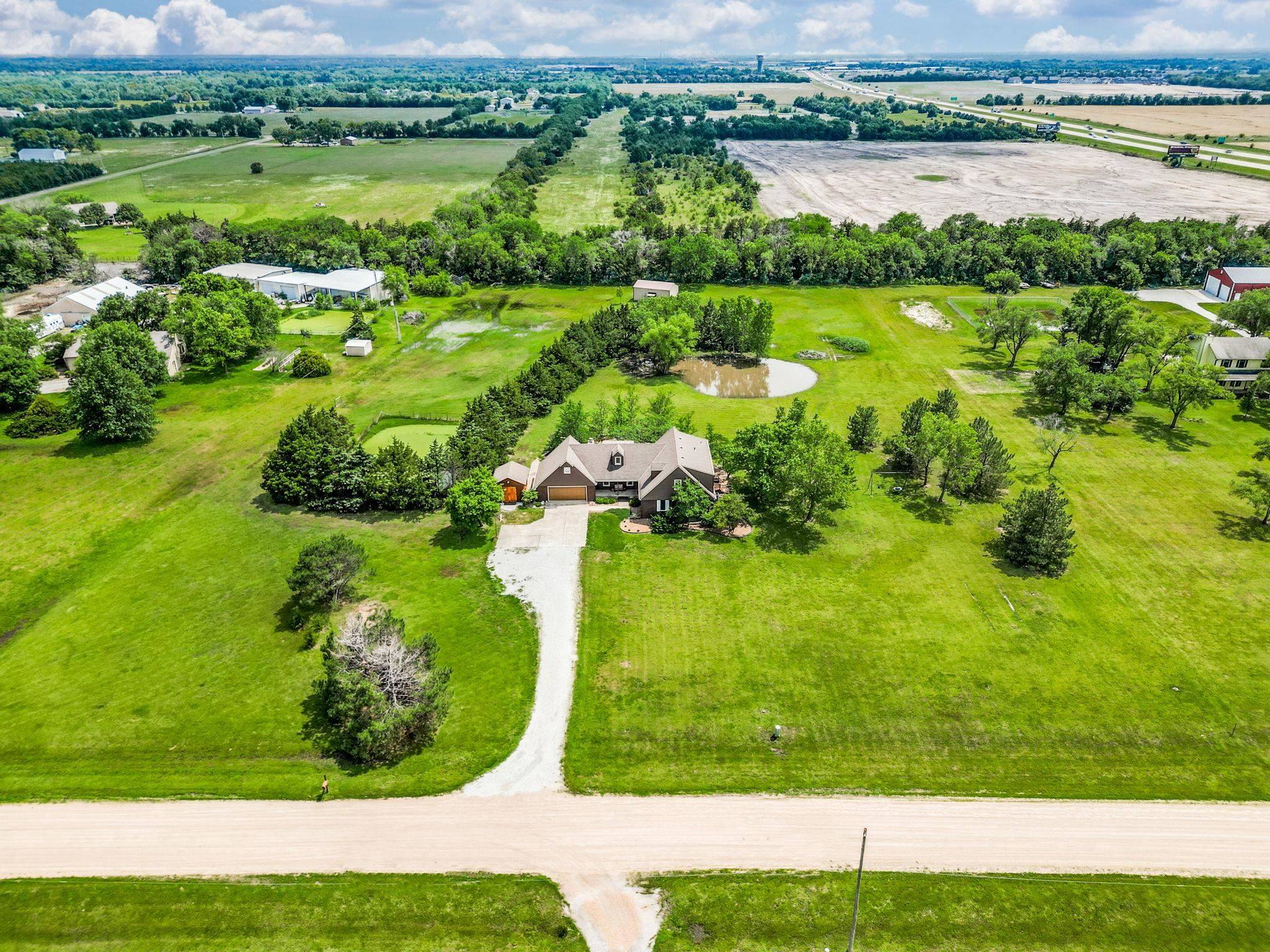 Valley Center, KS 67147,1301 E Sunnydale Lake Cir