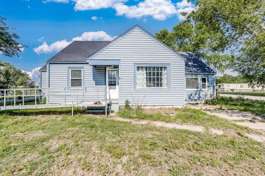 101 S Davidson Ave, Bentley, KS 67016
