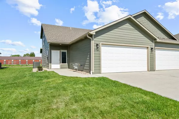 2714 Tim Rogers Ln, Salina, KS 67401