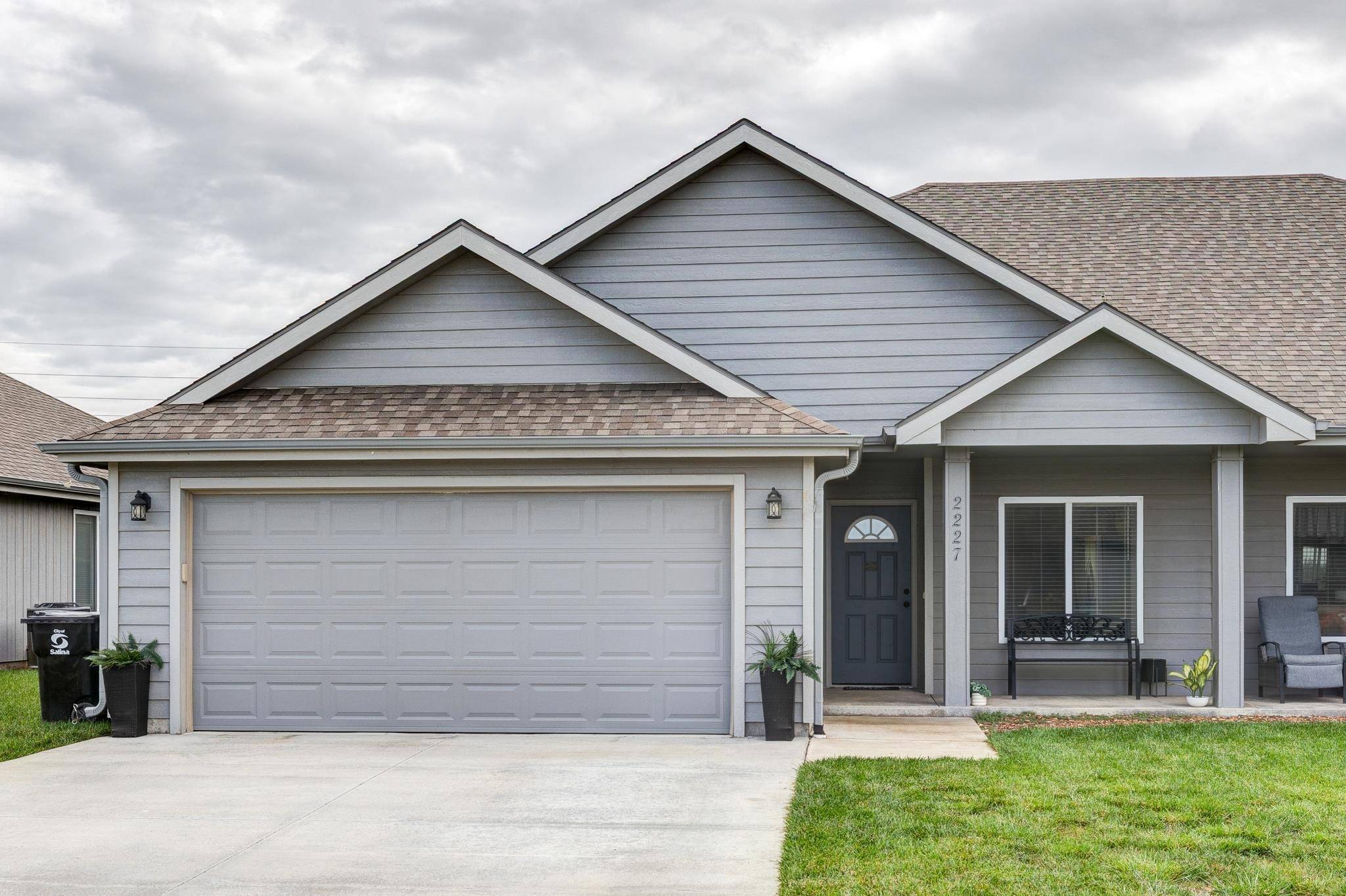 2227 Saddlebrook Dr, Salina, KS 67401