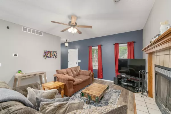 Derby, KS 67037,811 E Rushwood Ct