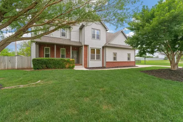 Derby, KS 67037,420 N Valley Stream Dr