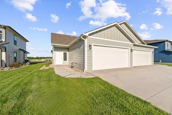 2717 Tim Rogers Ln, Salina, KS 67401