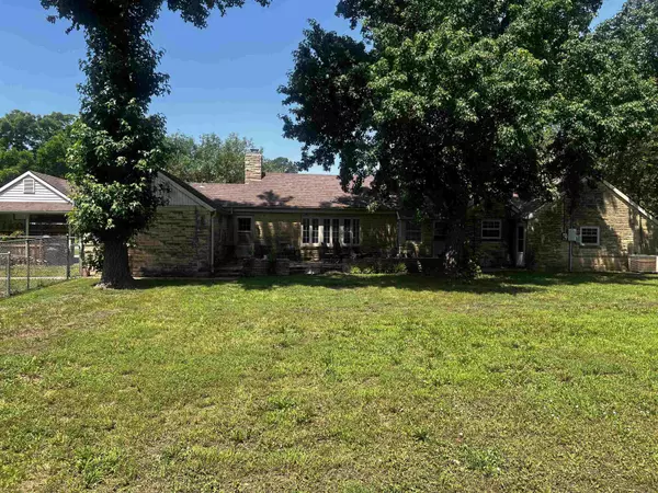 Arkansas City, KS 67005,1212 N A