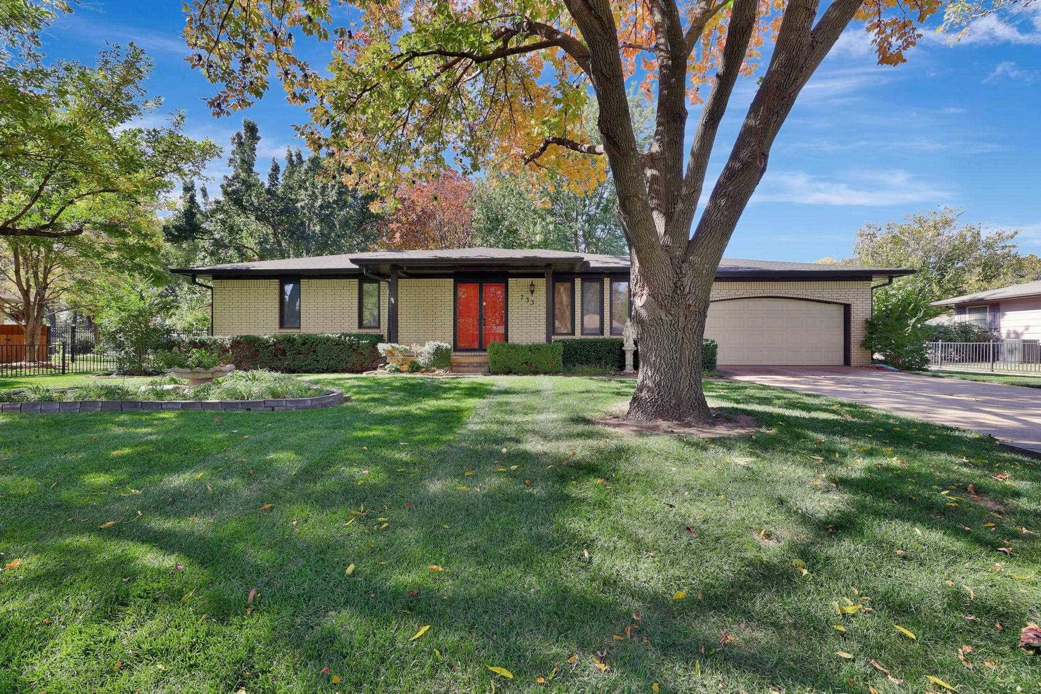 733 S James, Maize, KS 67101