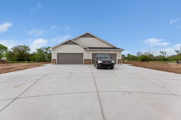 434 Trails Head Ct, Goddard, KS 67052