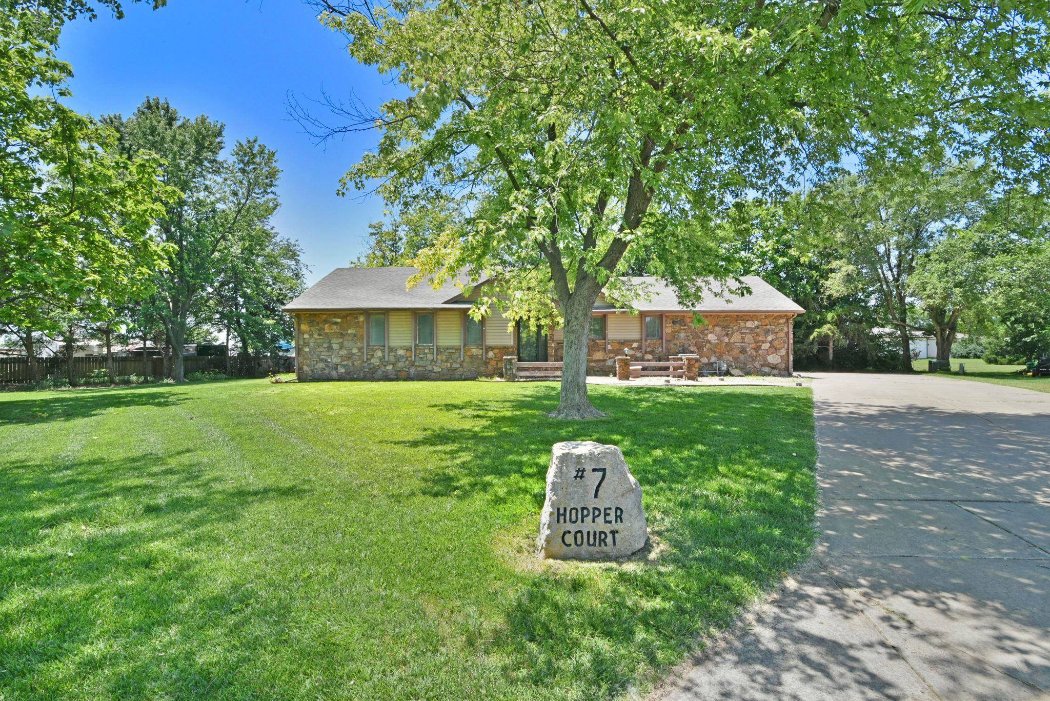 7 N Hopper Ct, Goddard, KS 67052