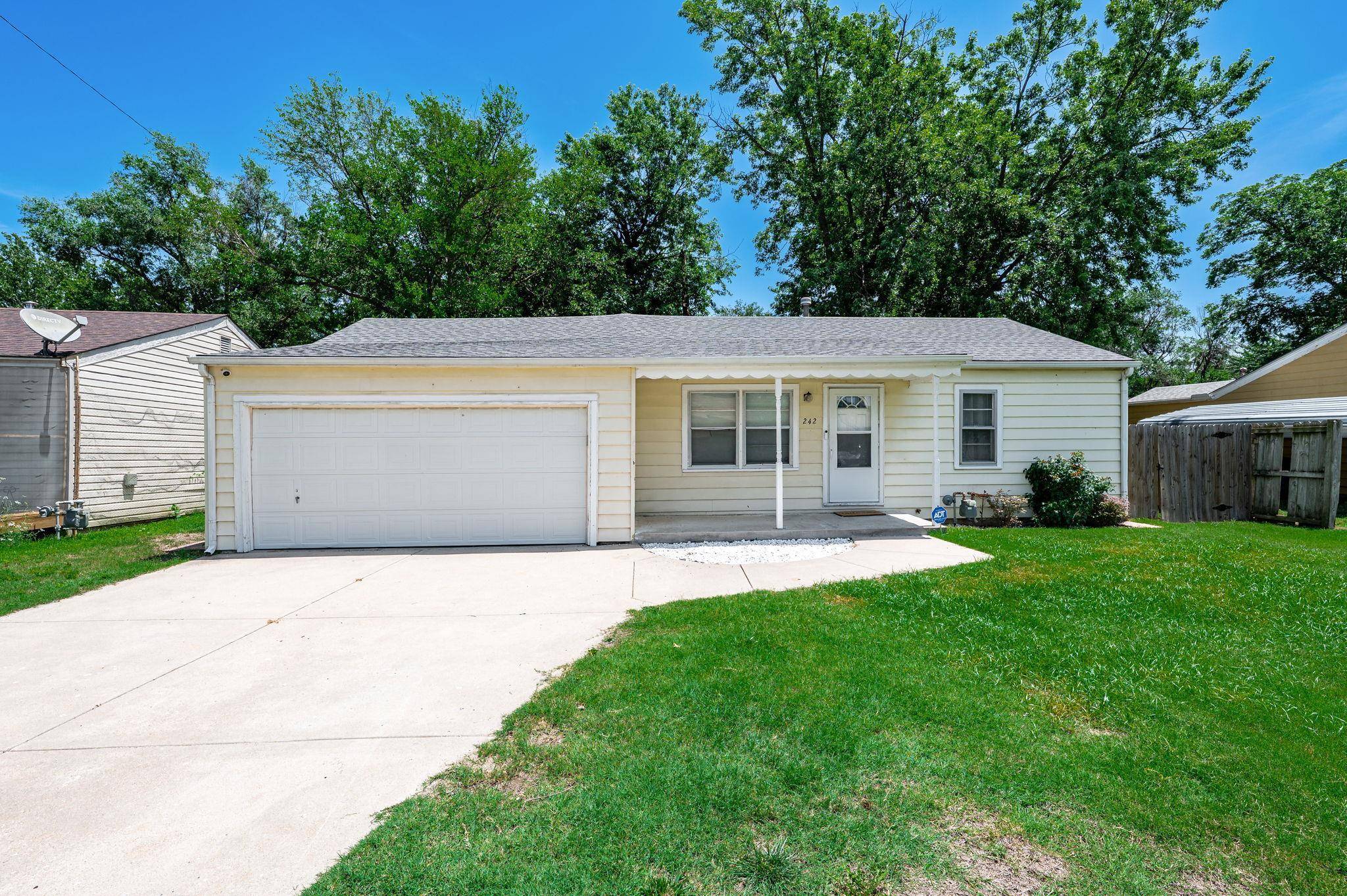 242 N Maynard, Haysville, KS 67060